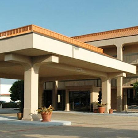דאלאס Executive Inn מראה חיצוני תמונה