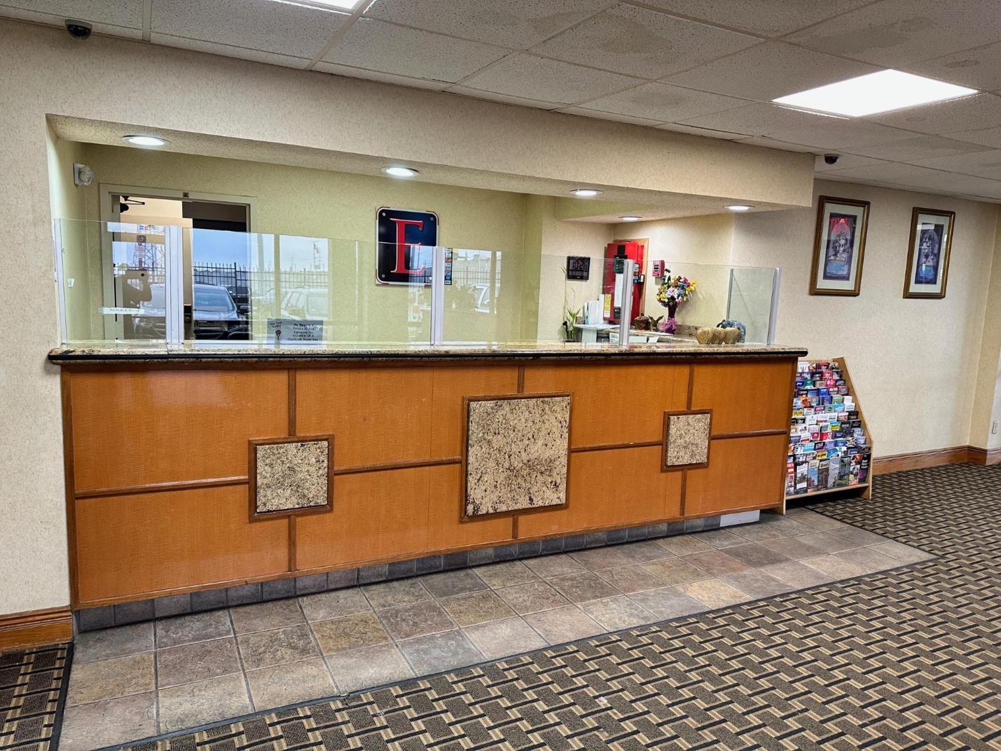 דאלאס Executive Inn מראה חיצוני תמונה
